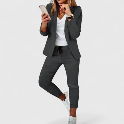 Sarynthi | Sophisticated Suit